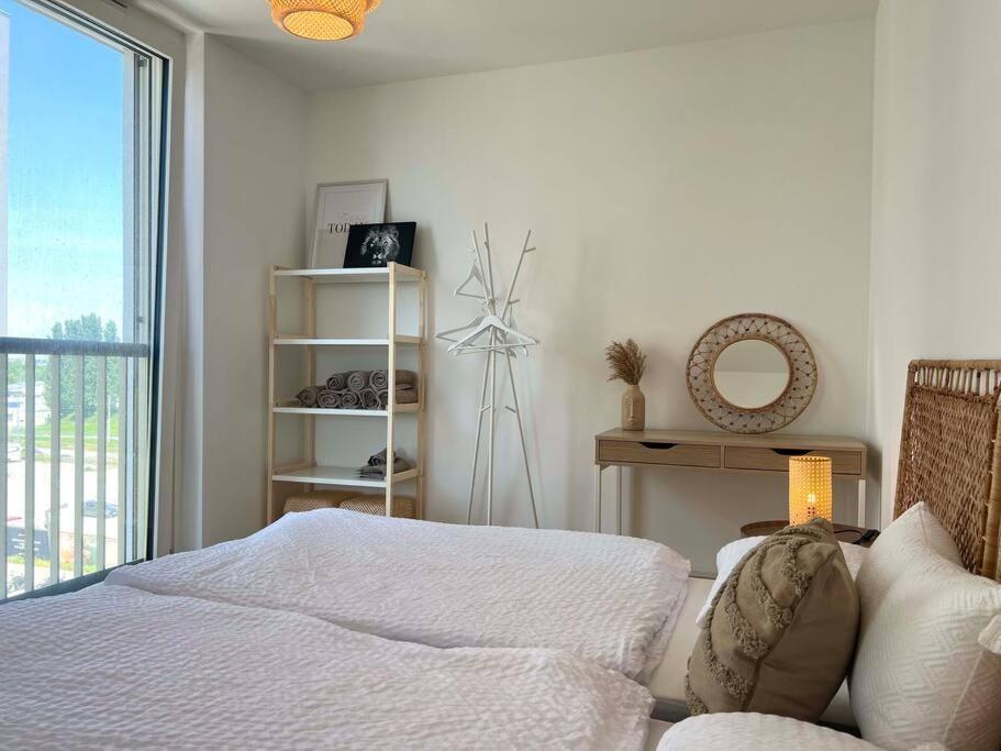 Donaublick Oasis: Stylische Wohnung Wina Bagian luar foto
